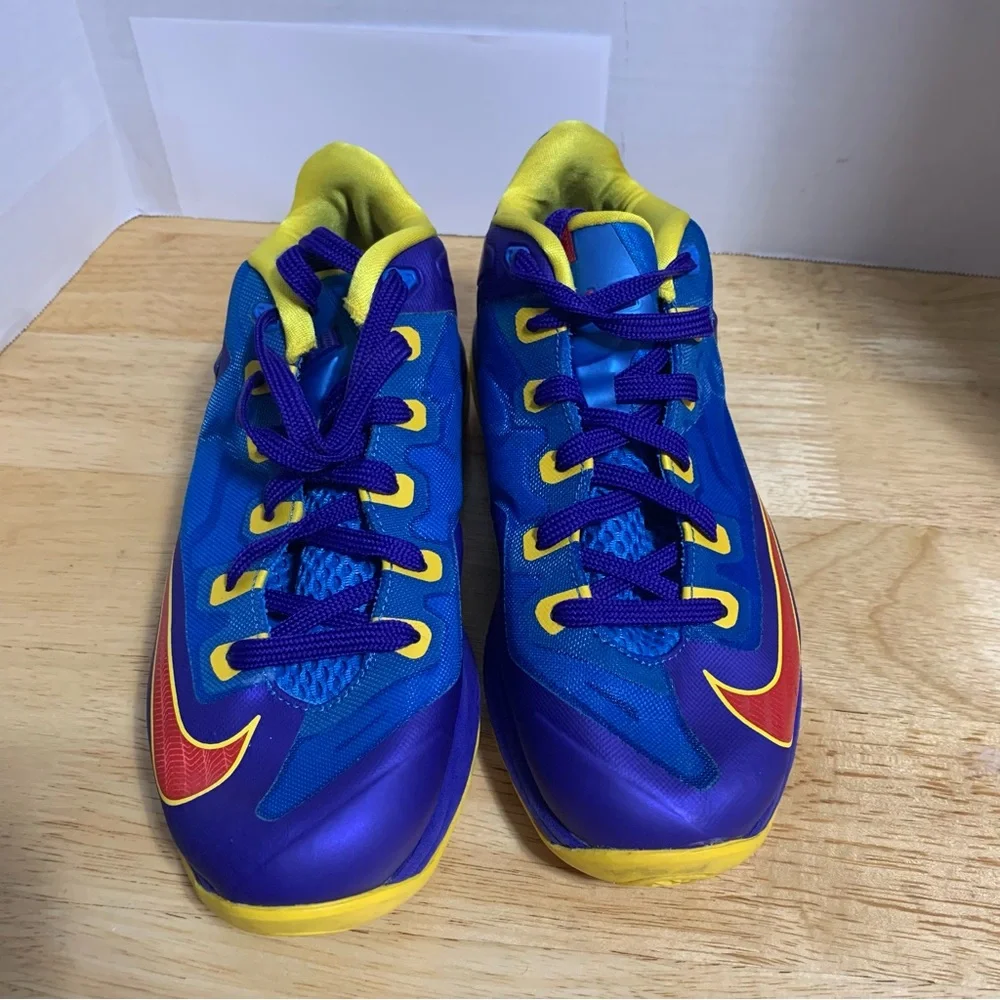 NIKE AIR MAX LEBRON XI LOW GS SUPERMAN 2014‎ BLUE/RED 644534-401  SZ 6Y/W7.5